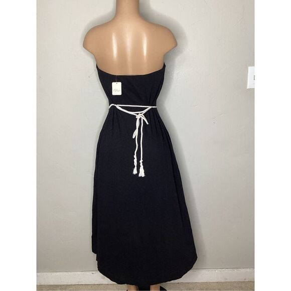 Free People black strapless dress with wood bead belt. Medium. Retails $70 - Picture 7 of 8